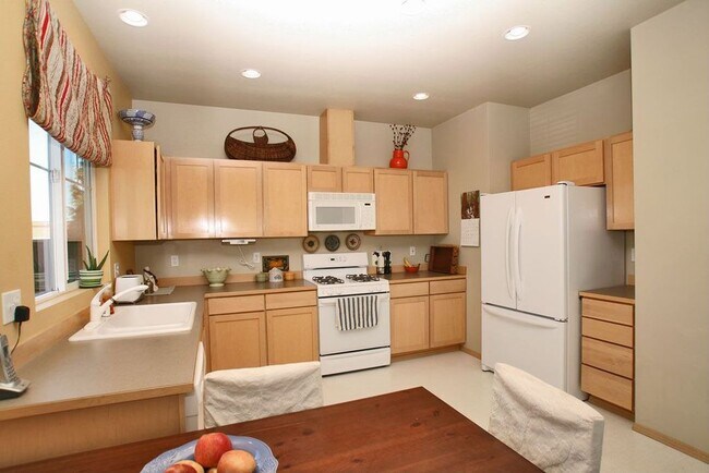 Kitchen - 18810 143rd Ct NE