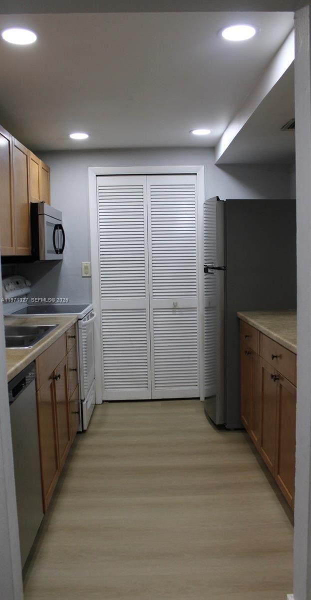 Foto del edificio - 210 Lakeview Dr