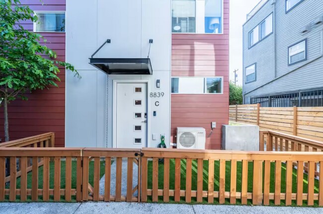 Foto del edificio - 8839 Midvale Ave N