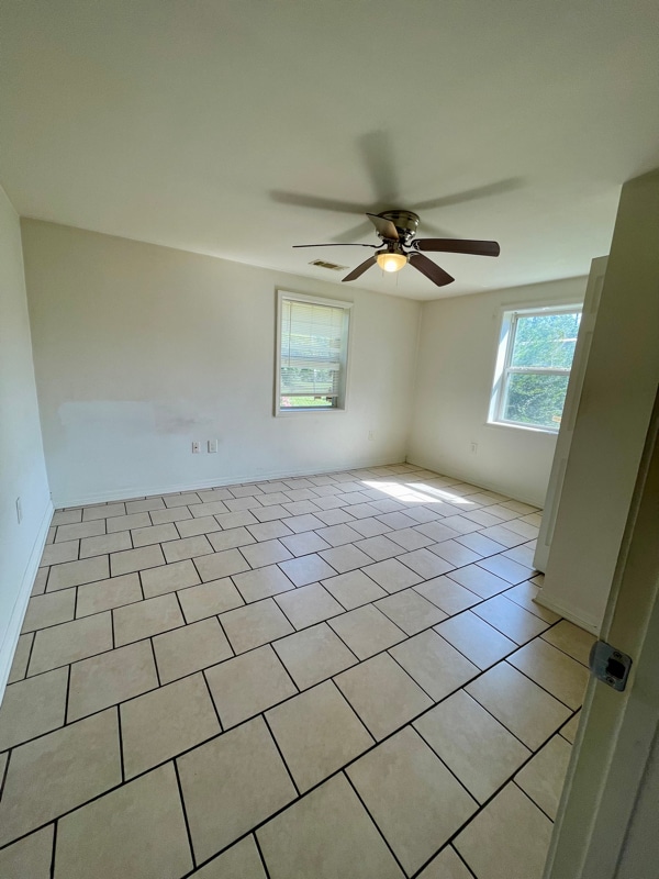 Building Photo - 102 Short St