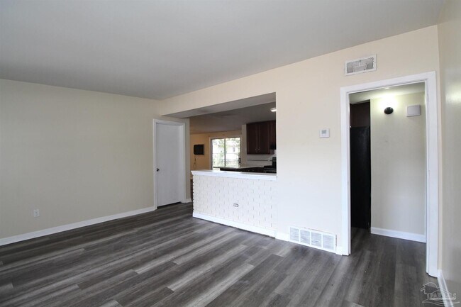 Building Photo - 2110 Curry Cir
