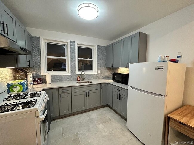 Foto del edificio - 85-26 167th St