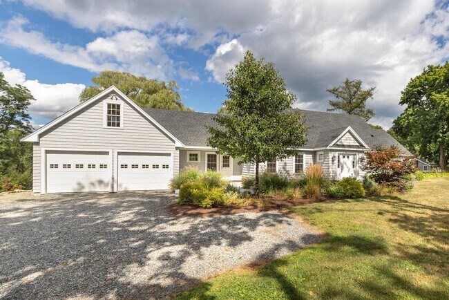 Building Photo - 91 Larch Row