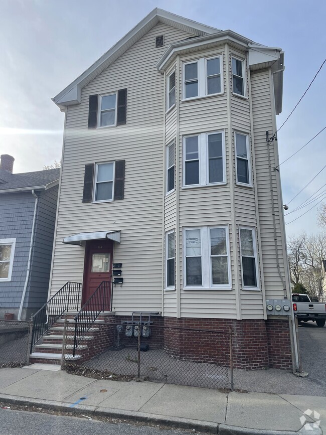 Building Photo - 114 Vandewater St