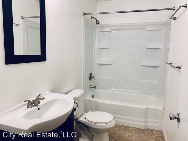 Foto del edificio - 2 br, 1 bath House - 1838 Old Haywood Road