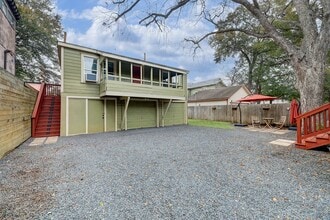 Building Photo - 2610 White Oak Dr