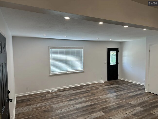 Foto del edificio - 16887 P Rd