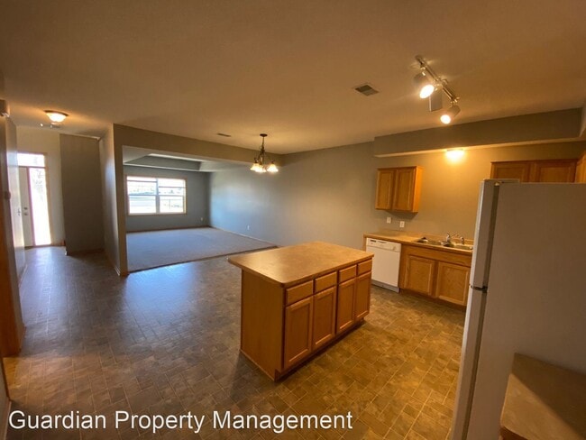 Building Photo - 3 br, 2.5 bath House - 3686 Coon Rapids Bl...