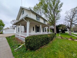 Building Photo - 517 1st Ave W