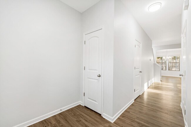 Building Photo - Brightleaf at the Park Townhome!