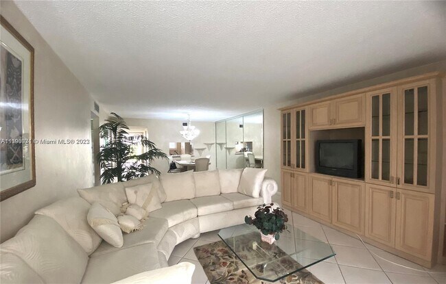 Building Photo - 16171 Blatt Blvd