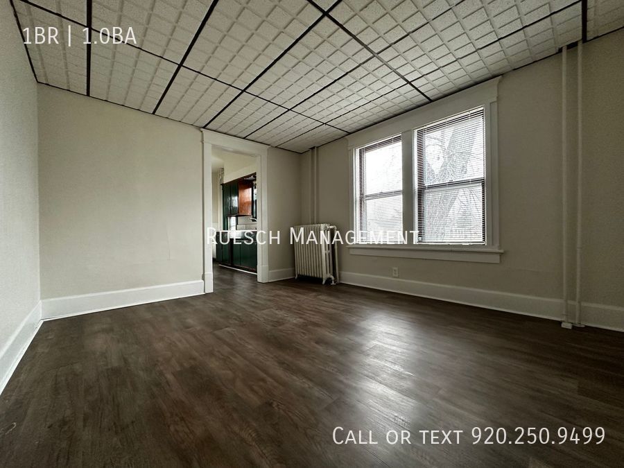 204 S St Augustine St Unit Rear, Pulaski, WI 54162 Room for Rent in