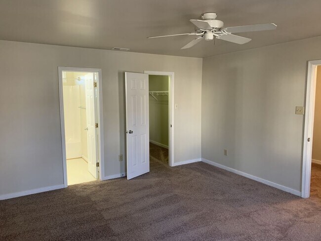 Building Photo - West End 4 Bedroom/2.5 Bathroom Colonial Home