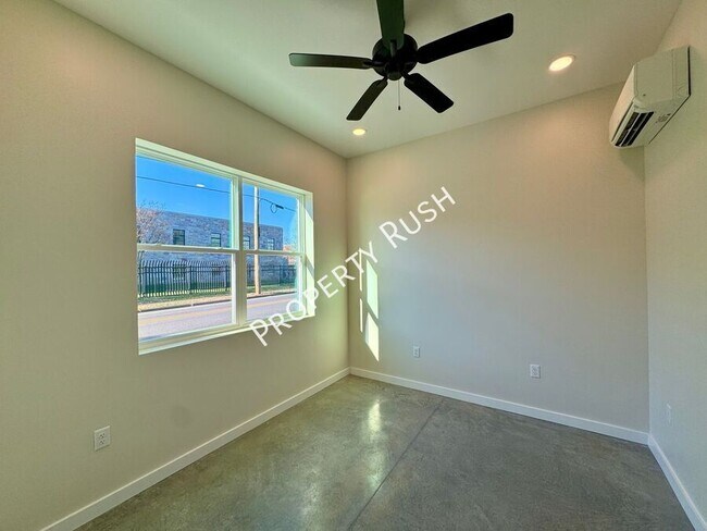 Foto del edificio - 1857 Zeta Way