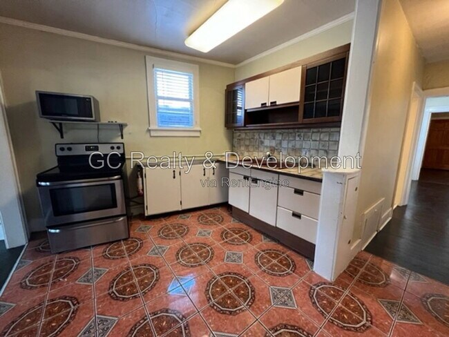 Foto del edificio - 534 Crescent Blvd