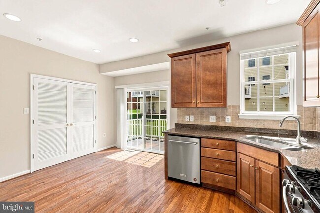Foto del edificio - 107 Hearth Ct