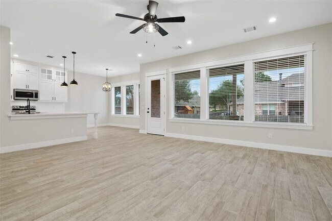 Foto del edificio - 3602 Emerson Dr