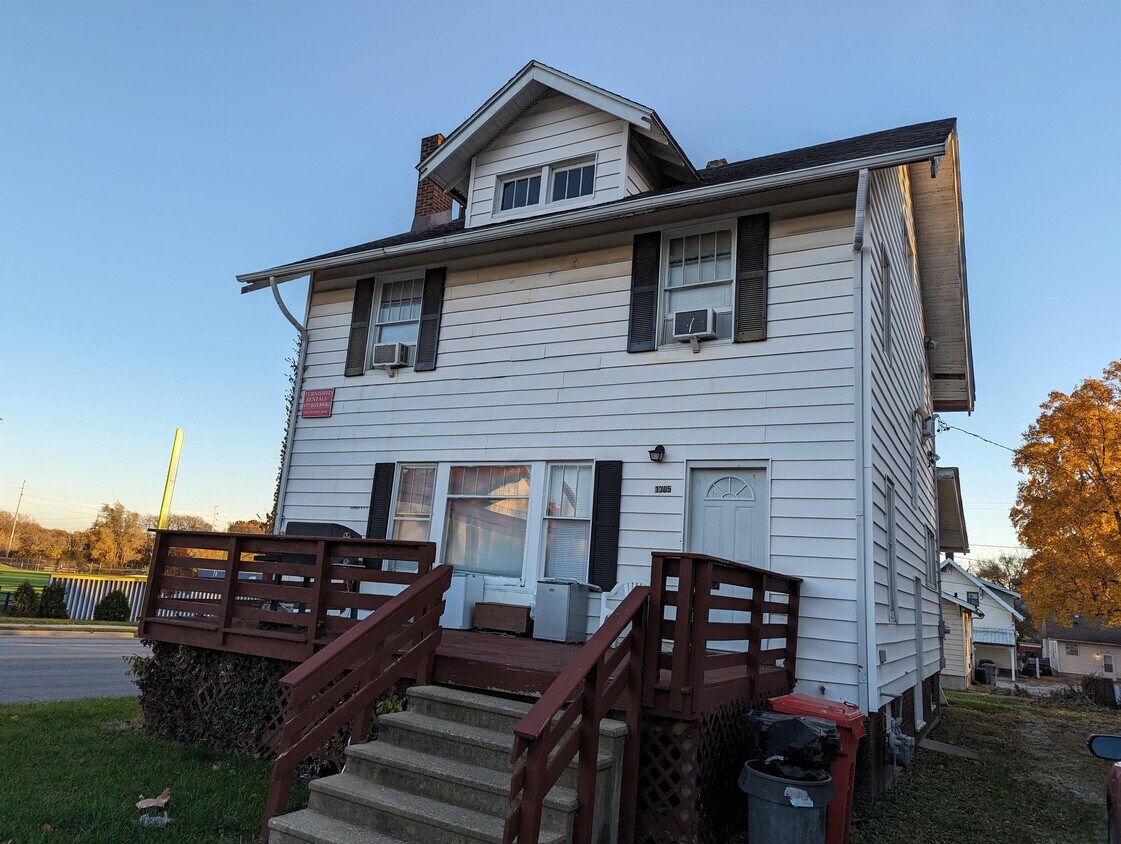 Primary Photo - 1305 W Macon St