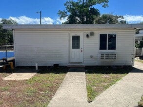 Building Photo - 706 Mitchell Dr