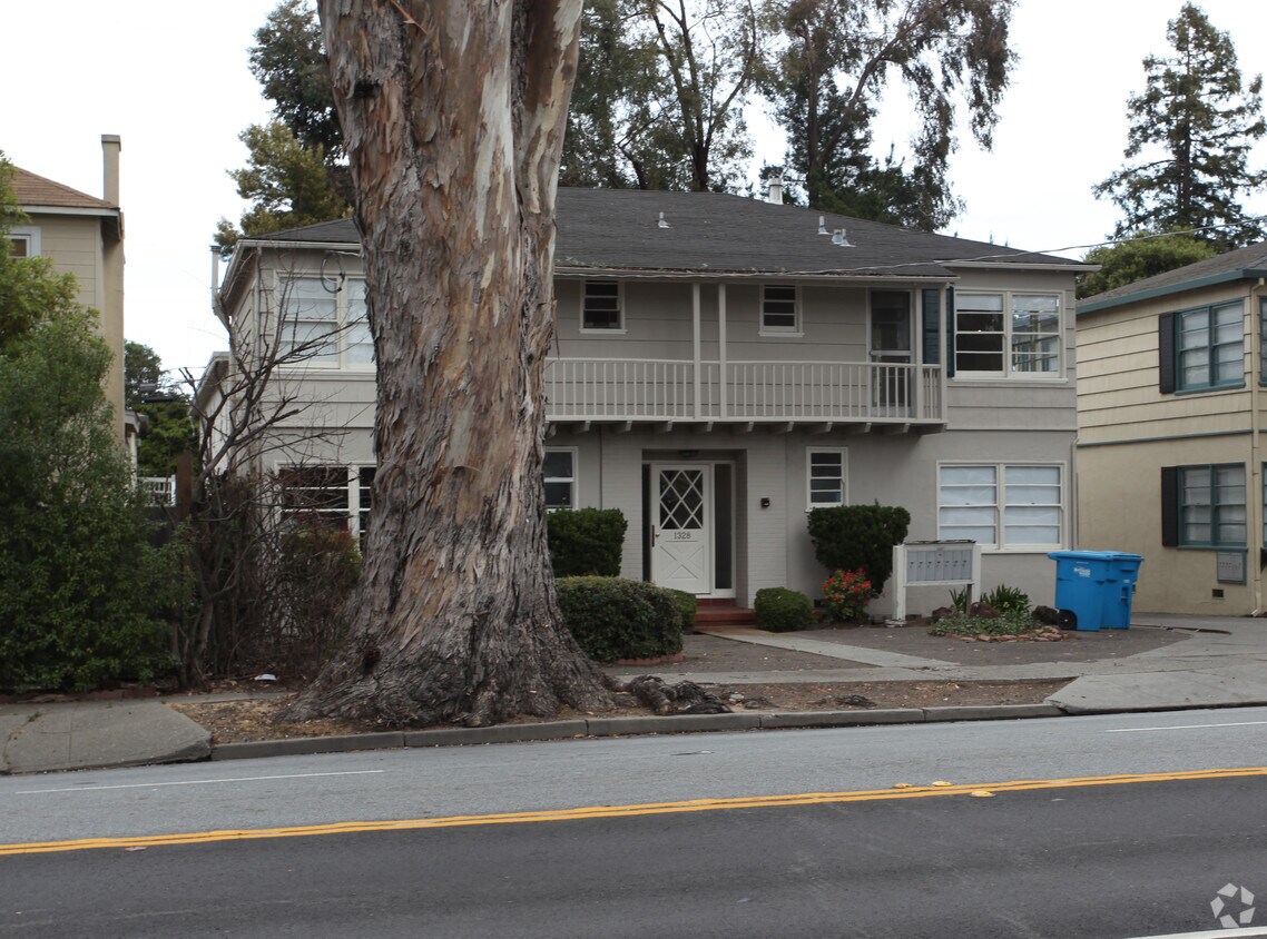 Building Photo - 1328 El Camino Real
