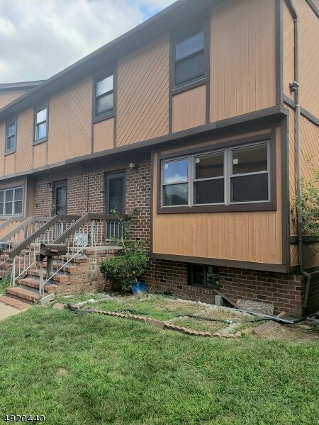 Foto principal - 2501 Merrywood Dr