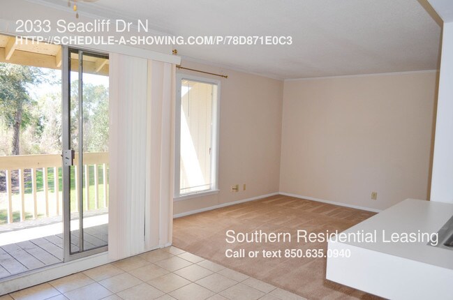 Foto del edificio - 2033 Seacliff Dr N