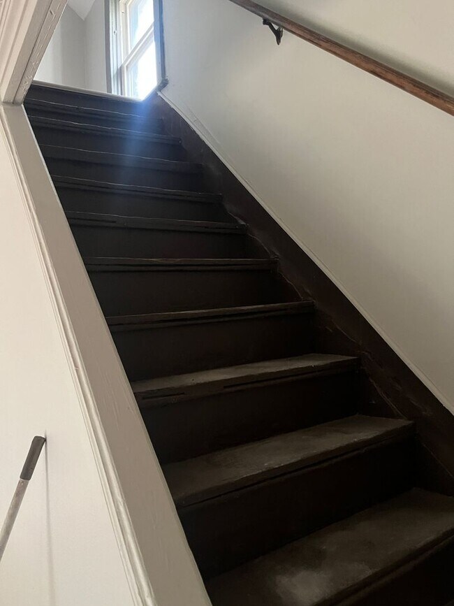 Foto del edificio - $1025 - 3 bed 1 bath - Single Family Home
