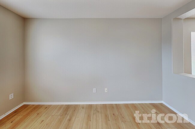 Foto del edificio - 9696 Canyon Meadows Dr