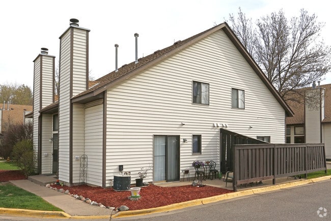 Building Photo - The Lofts of Sand Creek