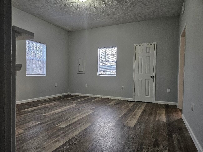 Foto del edificio - 367 Martin Luther King Jr Dr