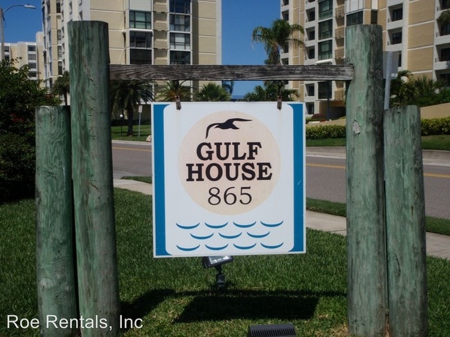 Building Photo - 865 S Gulfview Blvd