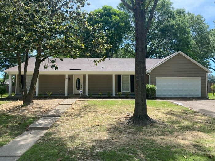 586 Lancelot Ln Collierville, TN 38017 A... House for Rent in
