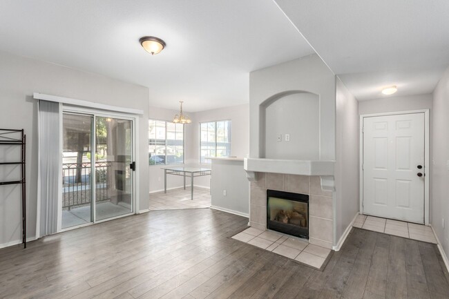 Foto del edificio - Luxury Living at The Falls - Ground floor ...