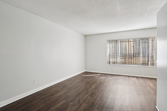 Interior Photo - 238 South Serrano Ave