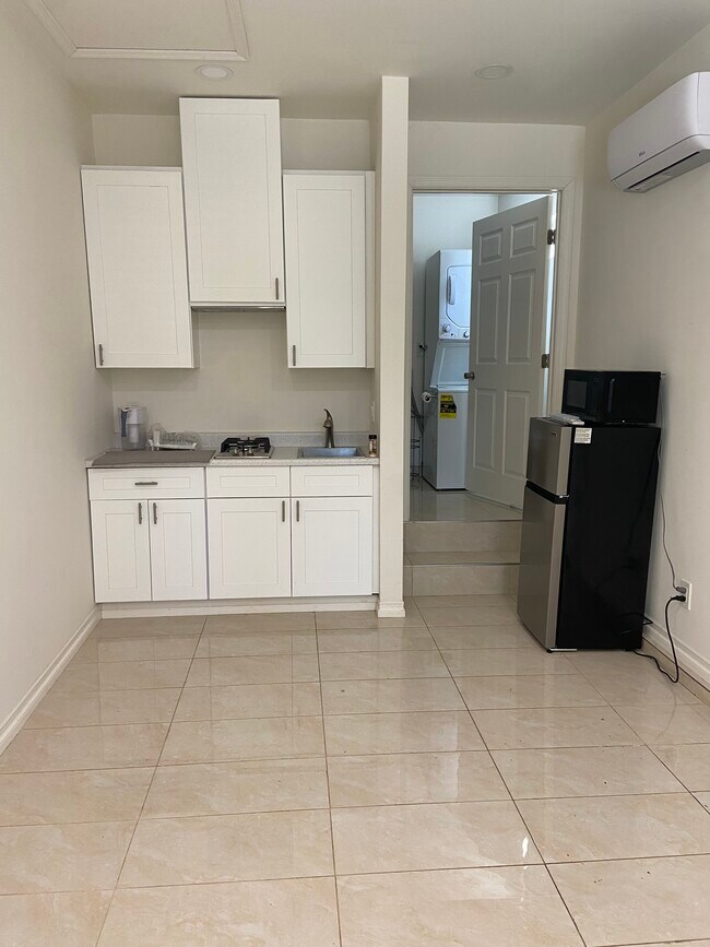 Foto del edificio - 21322 Providencia St