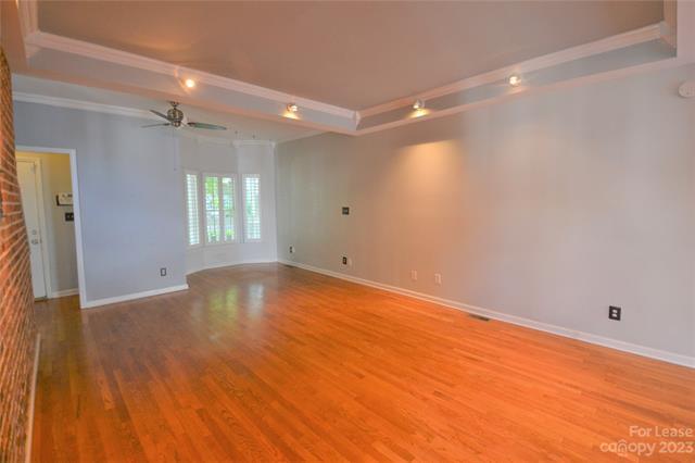 Building Photo - 713 N Poplar St
