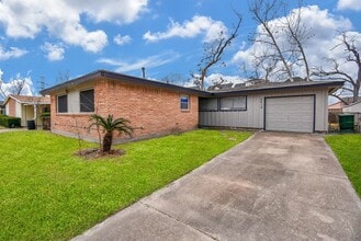 Building Photo - 2619 Soway St