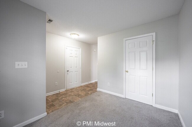 Building Photo - "Charming 3-Bedroom Home with 2 Full Baths in Desirable Noblesville Location!"