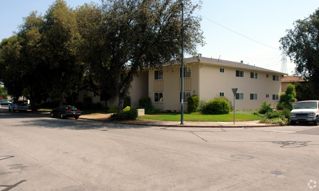 Primary Photo - Grand Fir Apartments
