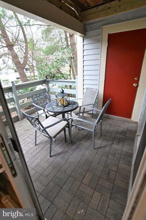 Building Photo - 2220 Springwood Dr
