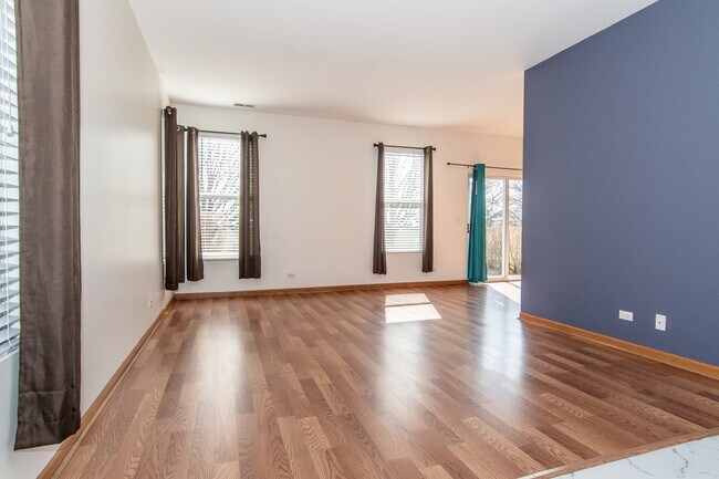 Foto del edificio - 4133 Blackstone Dr