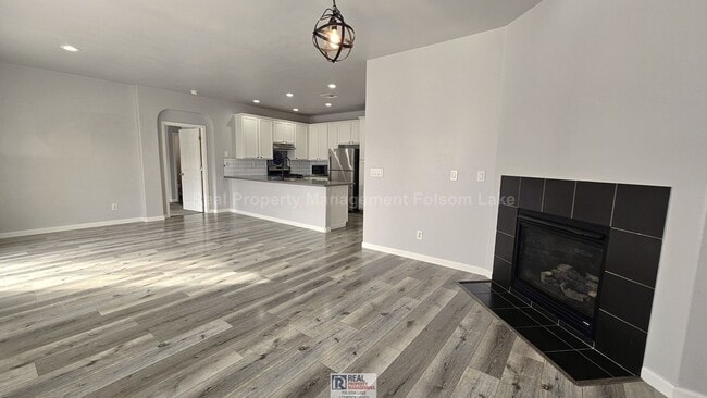 Building Photo - Updated 3 bed/2bath home in Gardenland Neighborhood of Natomas