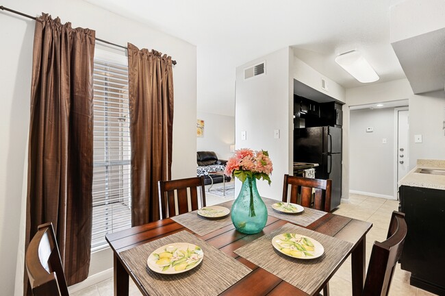 Dining Room - The Terrace at Sam Houston