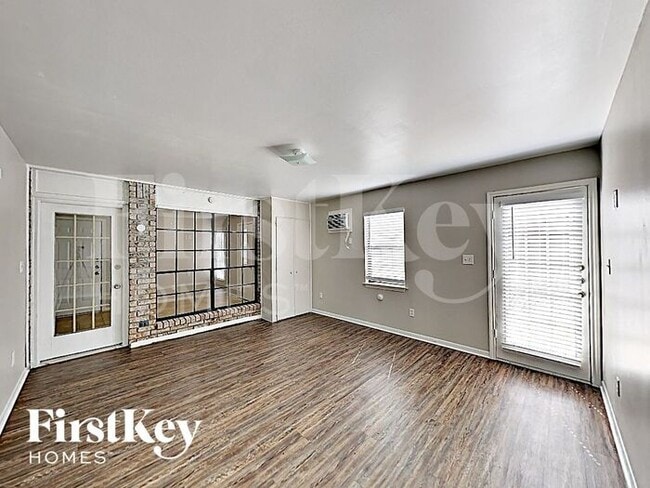 Building Photo - 75 N Pathfinders Cir