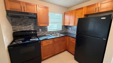 Building Photo - 5180 NE 6th Ave