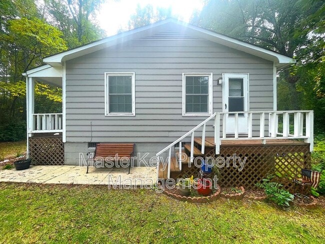 Building Photo - 223 Byrum St