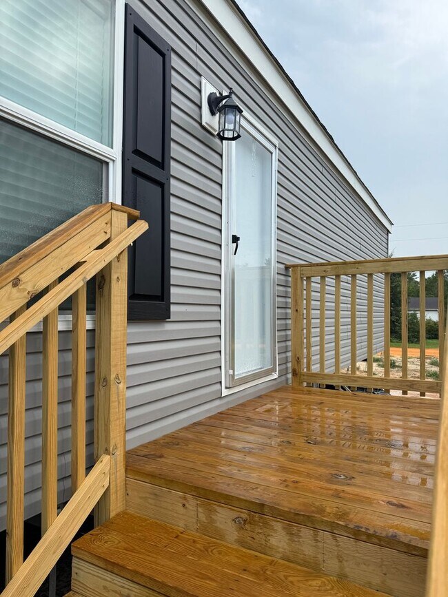 Building Photo - BRAND NEW-3 Bedroom / 2 Bath-LUXURY MOBILE HOME $ 1500 m/o