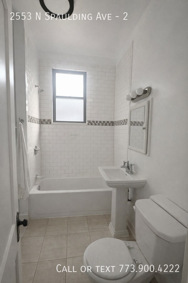 Foto del edificio - 2553 N Spaulding Ave