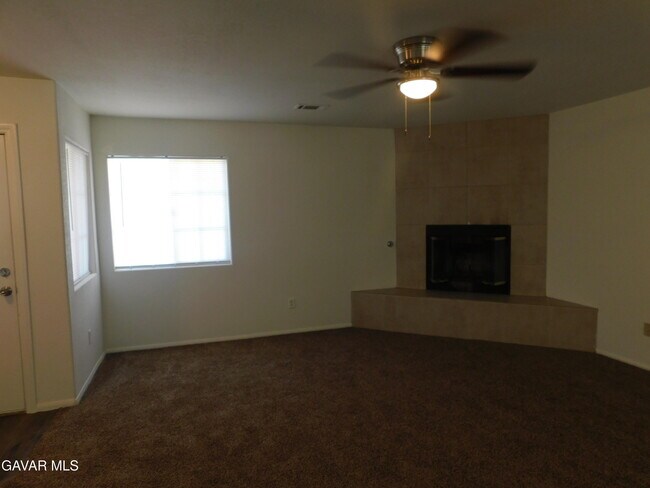 Foto del edificio - 8312 Tamarack Ave