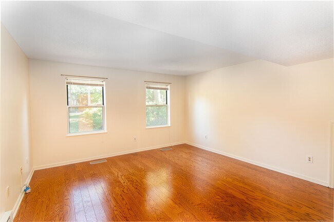 Building Photo - 43 Highland Rd